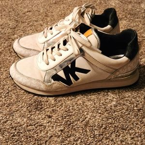 7.5 Michael kors tennis shoes